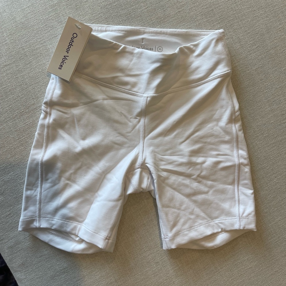 Outdoor voices move free 6” short